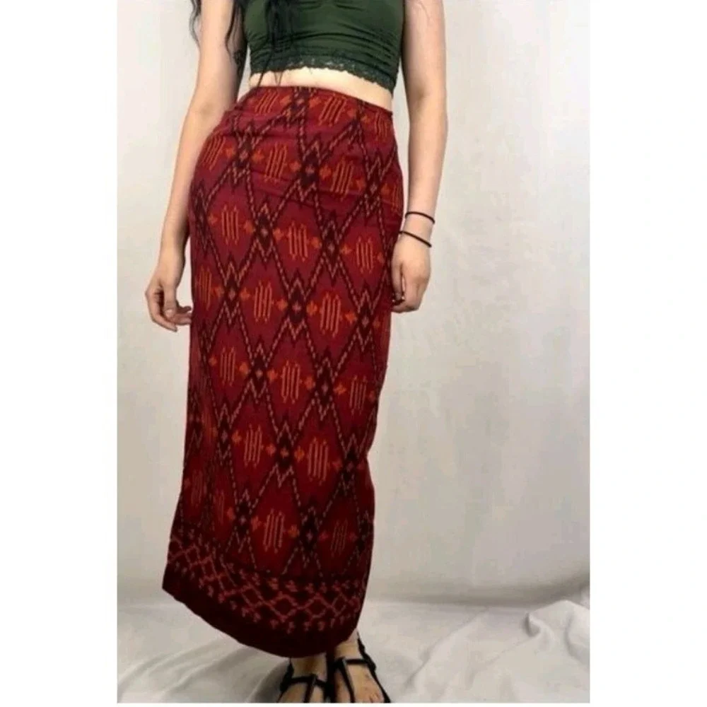 Jones NY Women's 100% Sandwashed Silk Skirt Sz 2P‎ Lined Red Asian Inspired